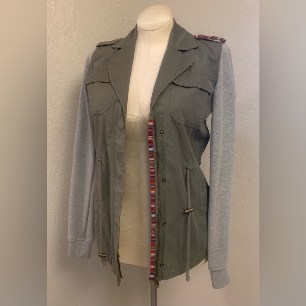 Billabong Designer's Closet Ladies Small Olive Green Jacket Military Style Trim